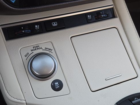 Used 2016 Lexus ES 350 w/ Luxury Package w/Wood Trim FWD image 19
