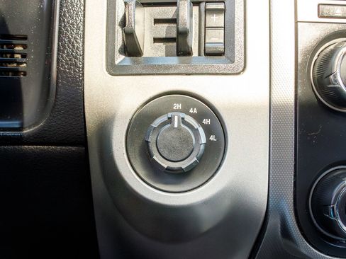 Used 2017 Ford Expedition EL XLT w/ Equipment Group 202A image 26