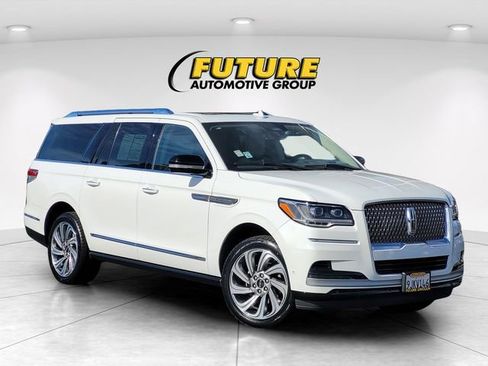 Used 2023 Lincoln Navigator L Reserve image 1