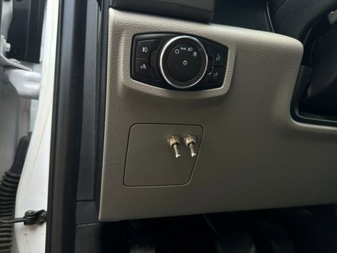 Used 2017 Ford F150 XLT w/ Trailer Tow Package image 16