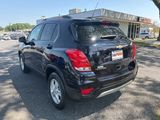 Used 2021 Chevrolet Trax LT w/ LT Convenience Package image 5