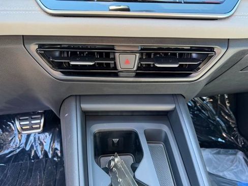 New 2026 Volkswagen Tiguan SE R-Line FWD image 21