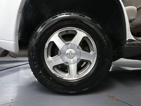 Used 2005 Chevrolet TrailBlazer LS w/ LS Preferred Equipment Group AWD/4WD image 14