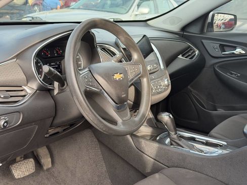 Used 2019 Chevrolet Malibu LT image 19