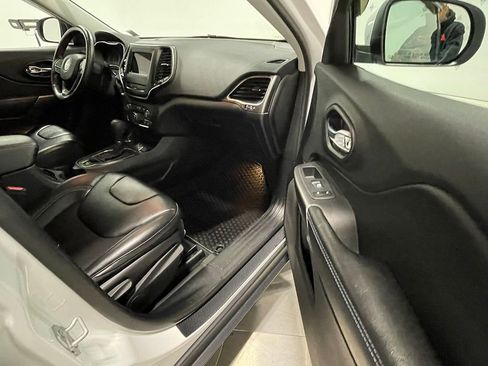 Used 2020 Jeep Cherokee Latitude Plus w/ Cold Weather Group image 25