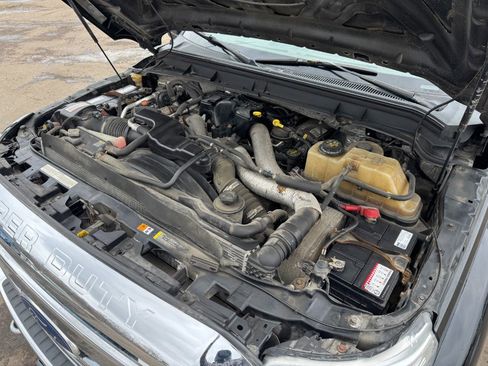 Used 2011 Ford F450 Lariat w/ Chrome Pkg image 21