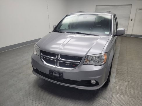 Used 2019 Dodge Grand Caravan SXT FWD image 15