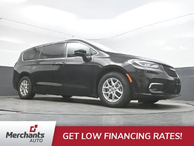 Used 2024 Chrysler Pacifica Touring-L FWD image 30