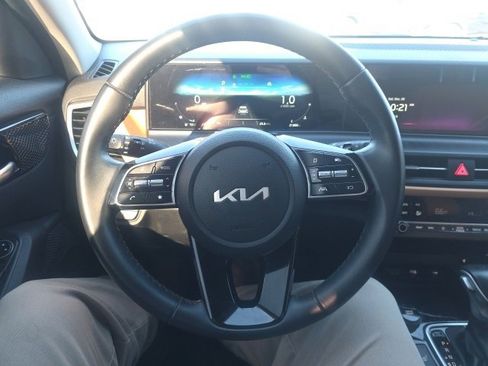 Used 2024 Kia Seltos EX image 14