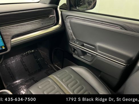 Used 2022 Rivian R1S Launch Edition image 10