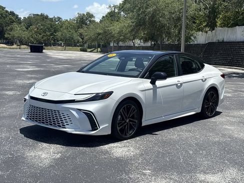 Used 2025 Toyota Camry XSE FWD image 12