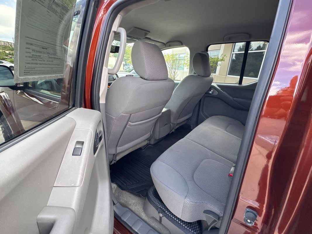 Used 2017 Nissan Frontier SV w/ SV Value Truck Package AWD/4WD image 21