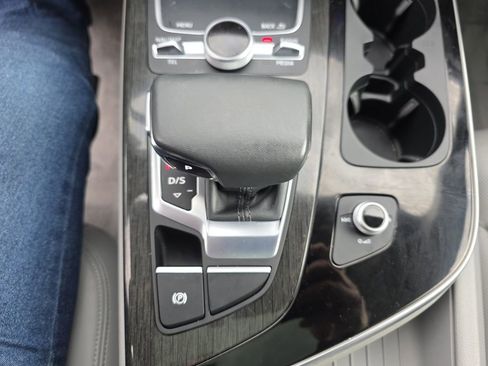 Used 2019 Audi Q7 3.0T Prestige w/ Prestige Package image 30