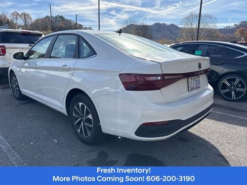 Used 2025 Volkswagen Jetta S image 7