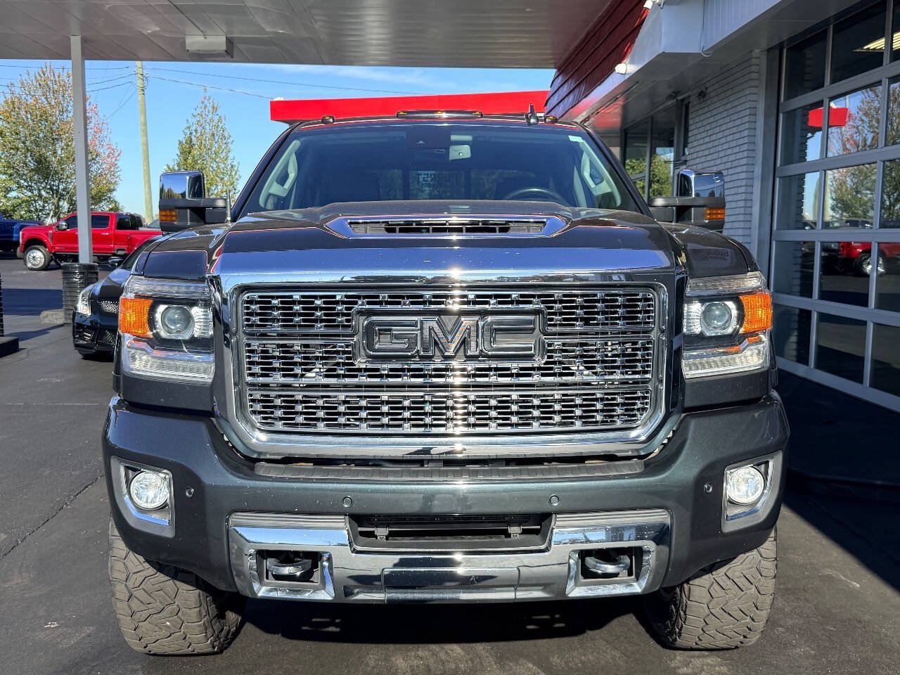 Used 2018 GMC Sierra 2500 Denali w/ Duramax Plus Package AWD/4WD image 7