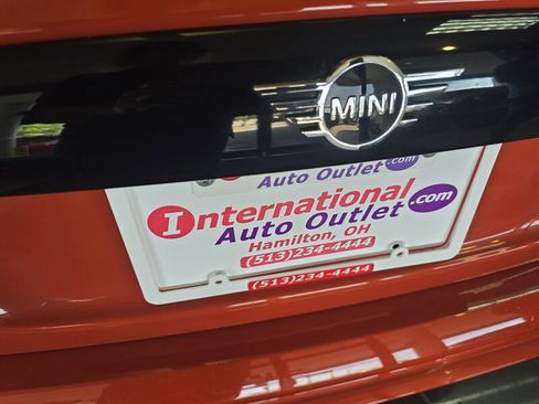 Used 2019 MINI Cooper S w/ Signature Upholstery Package image 32