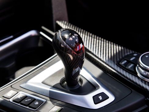 Used 2016 BMW M4 Convertible image 39