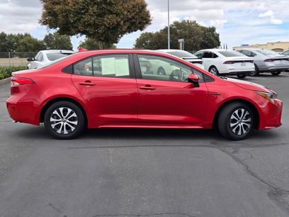 Used 2021 Toyota Corolla LE w/ Carpet Mat Package (TMS)