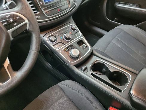 Used 2016 Chrysler 200 Limited image 26