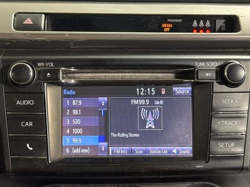 Used 2018 Toyota RAV4 LE image 23