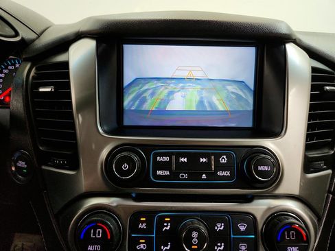 Used 2019 Chevrolet Suburban LT RWD image 19