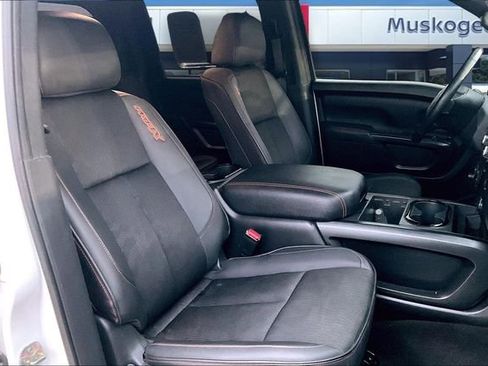 Used 2022 Nissan Titan PRO-4X w/ Pro-4x Utility Package image 27