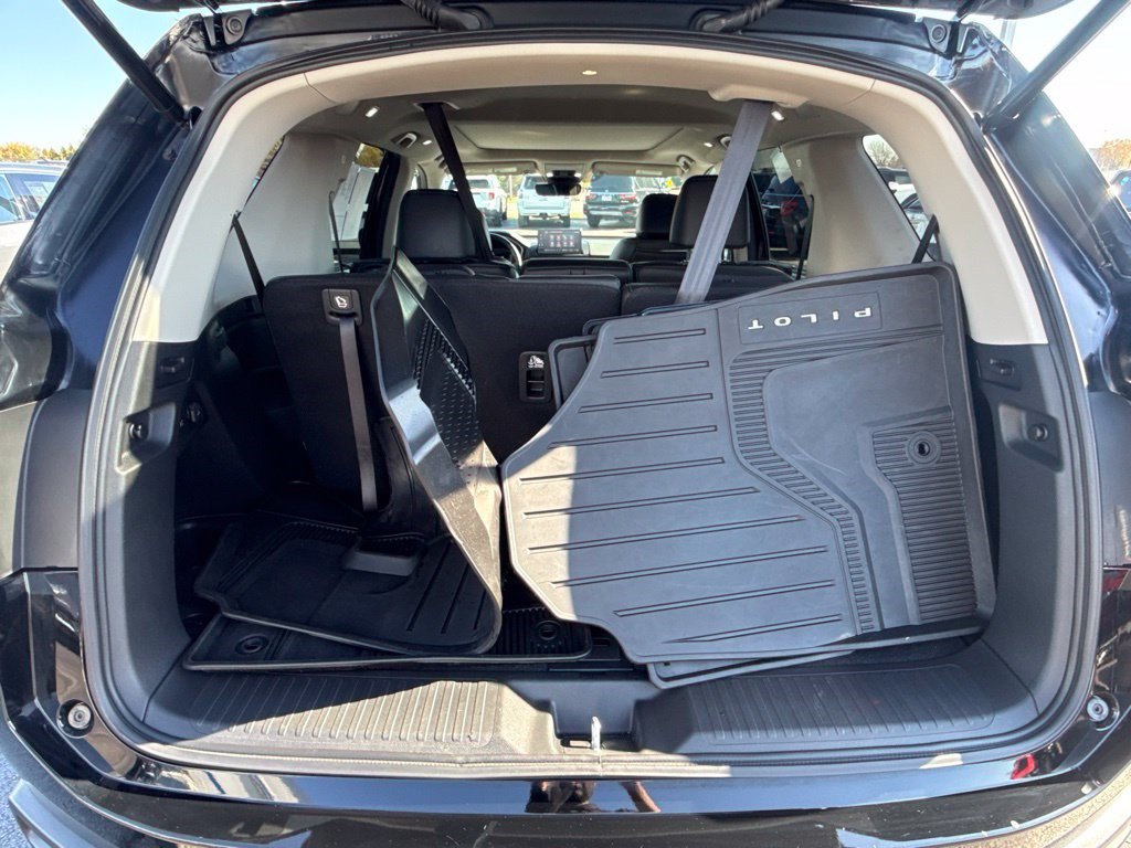 Used 2025 Honda Pilot Elite image 15
