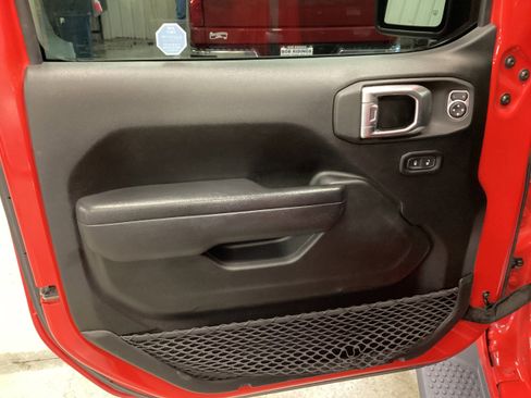 Used 2022 Jeep Wrangler Unlimited Sport image 11