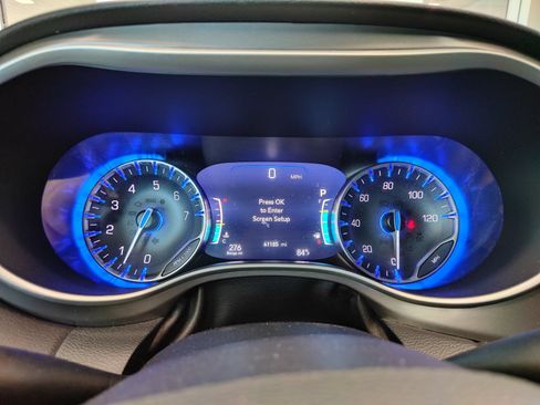 Used 2025 Chrysler Pacifica Select FWD image 22