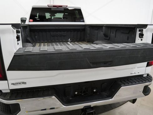 Used 2025 GMC Sierra 3500 SLT w/ SLT Premium Package image 39