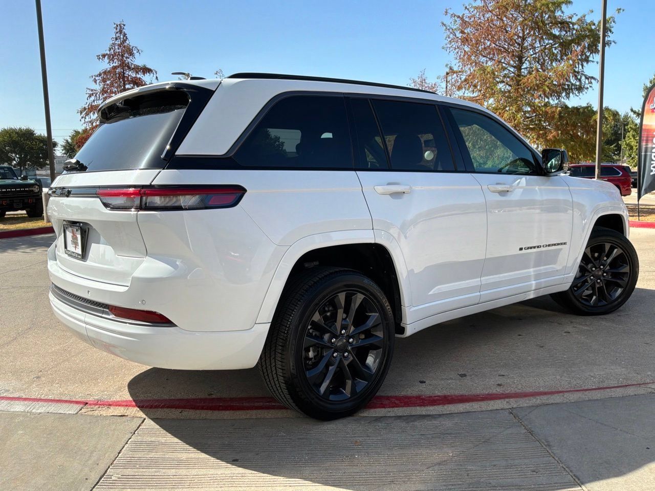 Used 2026 Jeep Grand Cherokee Limited AWD/4WD image 6