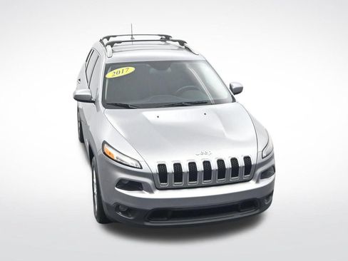 Used 2017 Jeep Cherokee Latitude w/ Trailer Tow Group AWD/4WD image 25