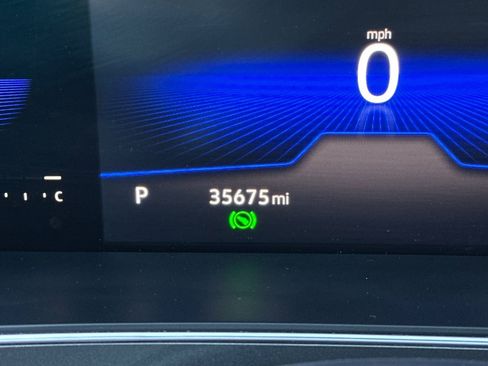 Used 2022 Volkswagen Tiguan SE image 35