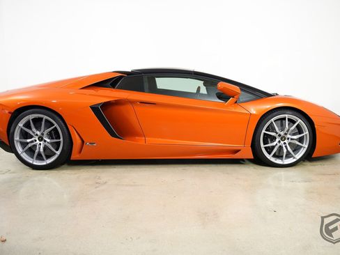 Used 2014 Lamborghini Aventador LP 700-4 image 10