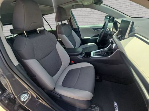 Used 2025 Toyota RAV4 XLE w/ Convenience Package FWD image 11