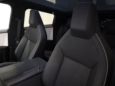 Used 2024 Tesla Cybertruck AWD Crew Cab image 28