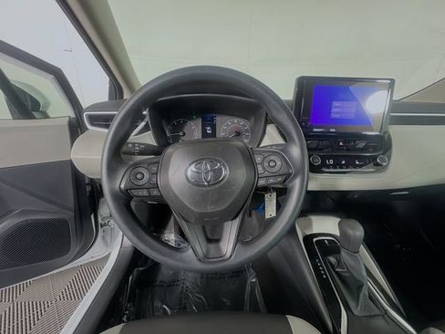 Used 2025 Toyota Corolla LE FWD image 14
