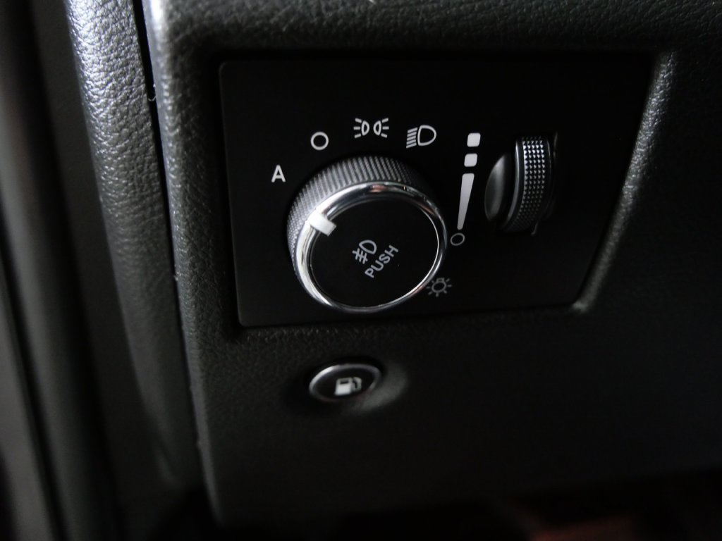 Used 2018 Jeep Grand Cherokee Limited AWD/4WD image 20