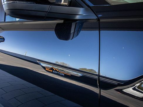 New 2026 Volkswagen Atlas Peak Edition image 4