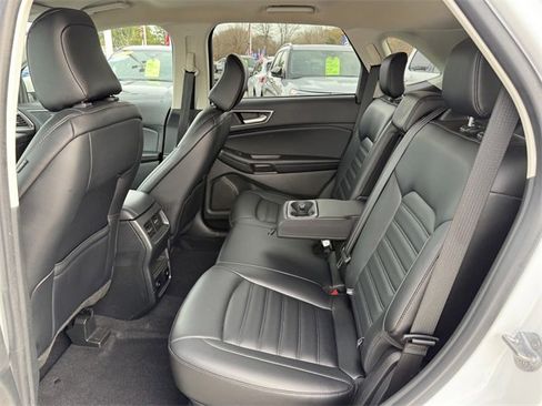 Certified 2022 Ford Edge SEL w/ Convenience Package image 9