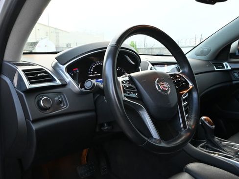 Used 2014 Cadillac SRX Luxury FWD image 16