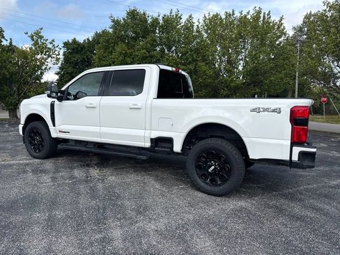 Used 2023 Ford F250 Lariat w/ Black Appearance Package AWD/4WD image 4