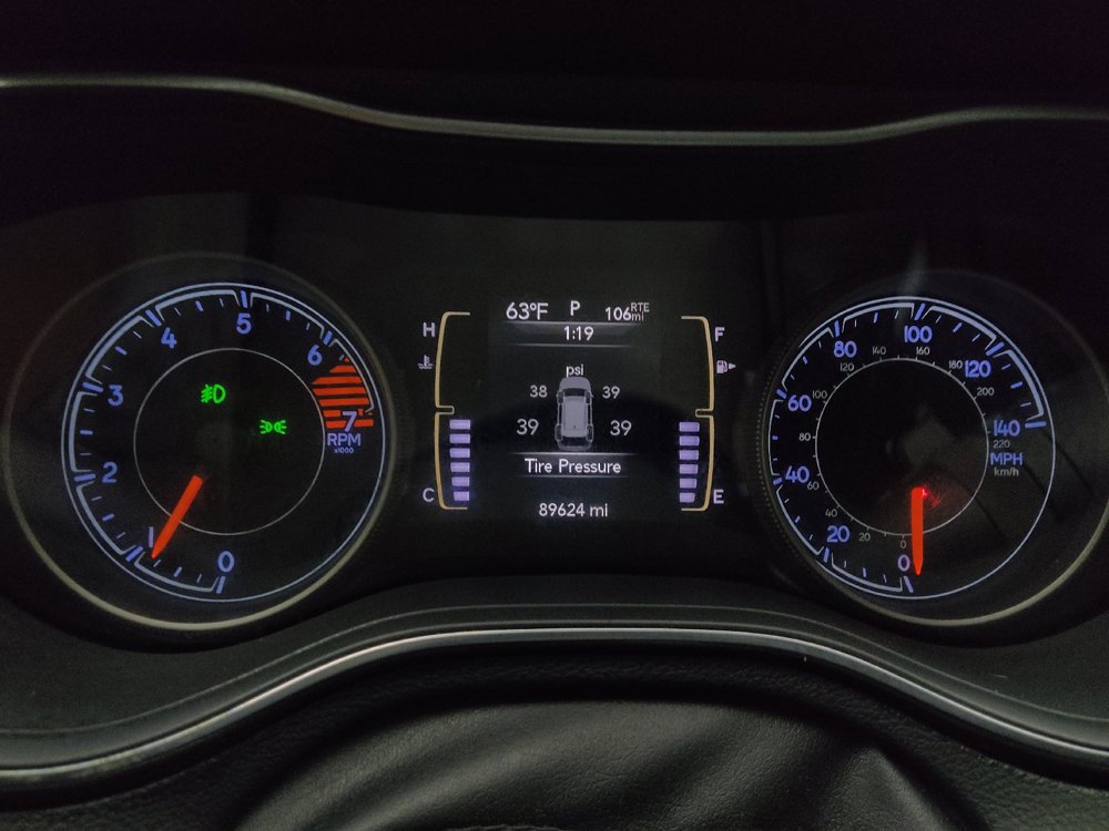 Used 2019 Jeep Cherokee Latitude Plus FWD image 23