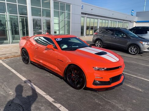 Used 2021 Chevrolet Camaro SS image 1