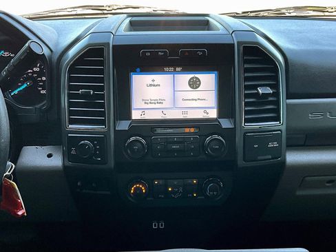 Used 2019 Ford F250 XLT w/ XLT Value Package image 6