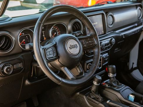 Used 2022 Jeep Wrangler Unlimited Sport AWD/4WD image 10