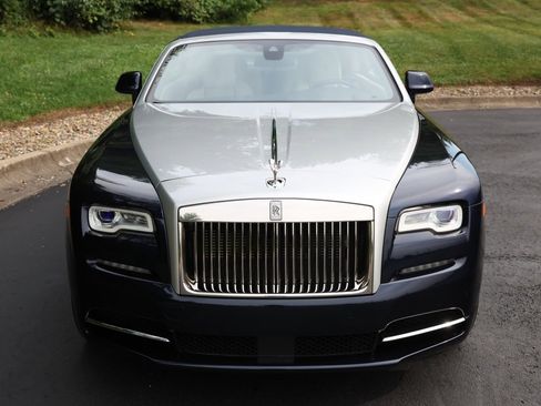 Used 2019 Rolls-Royce Dawn image 3