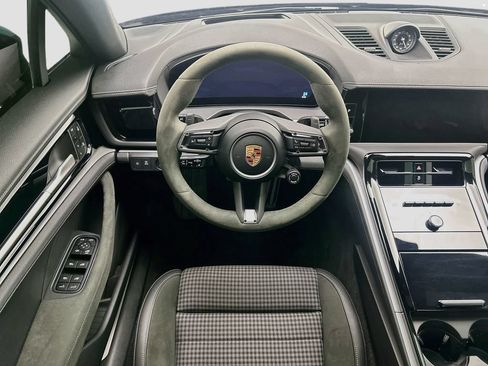Certified 2025 Porsche Panamera 4 AWD/4WD image 12