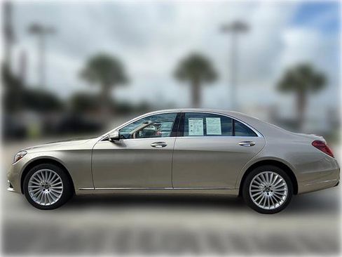 Used 2020 Mercedes-Benz S 560 Sedan image 4