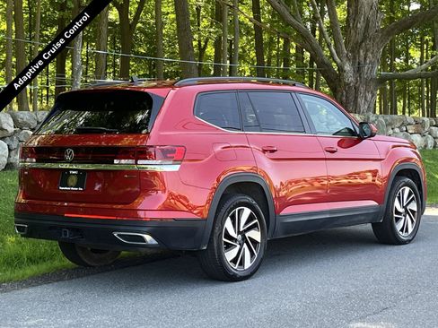 Used 2024 Volkswagen Atlas SE AWD/4WD image 3